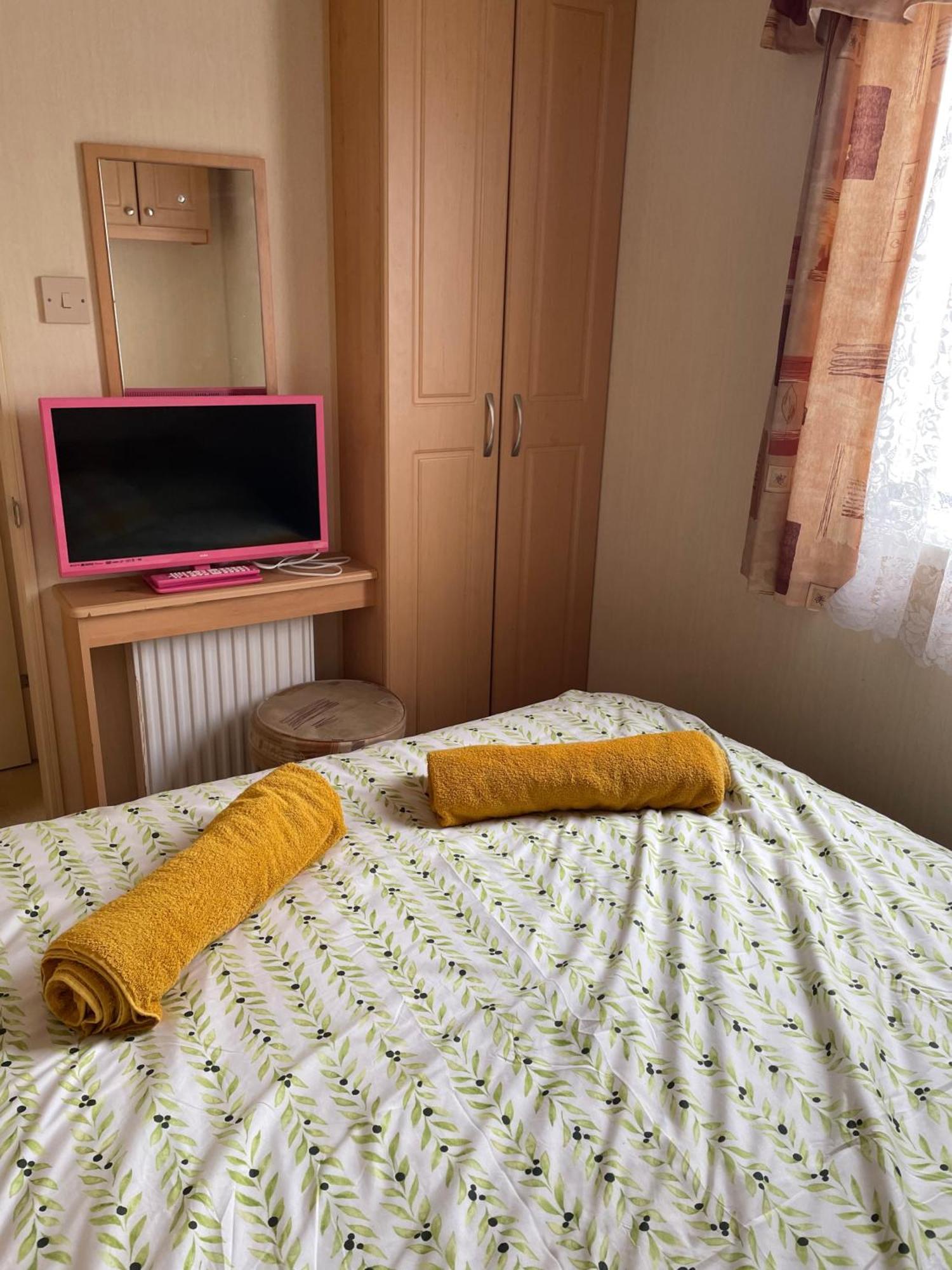 Cozy Camber Caravan 3 Bedroom Retreat With Decking Rye Ngoại thất bức ảnh