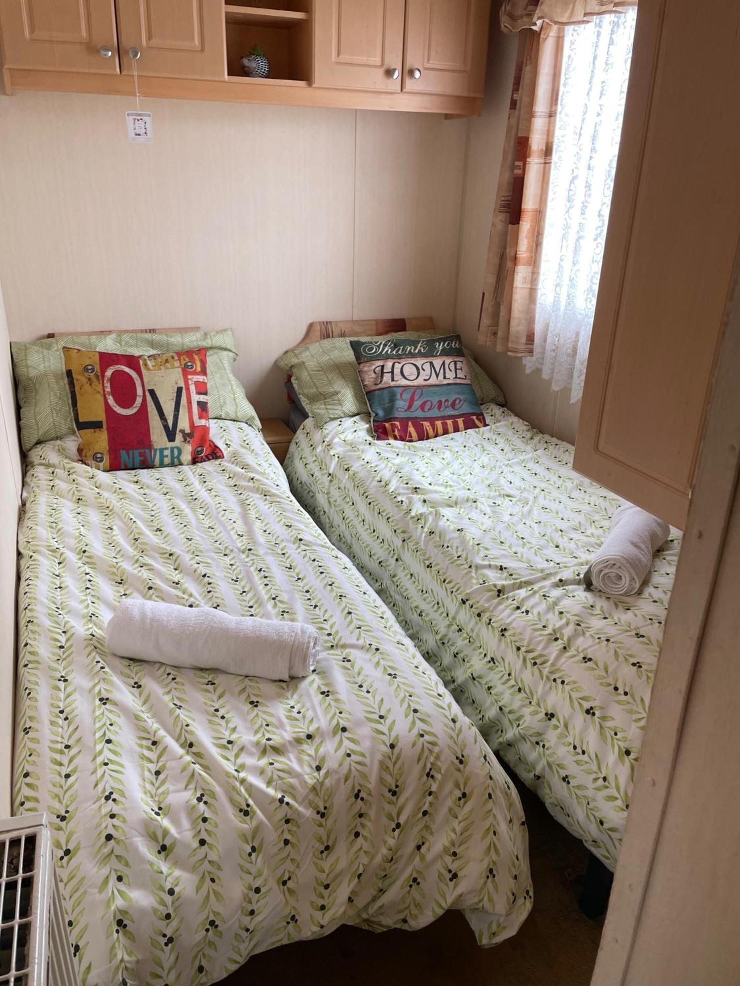 Cozy Camber Caravan 3 Bedroom Retreat With Decking Rye Ngoại thất bức ảnh