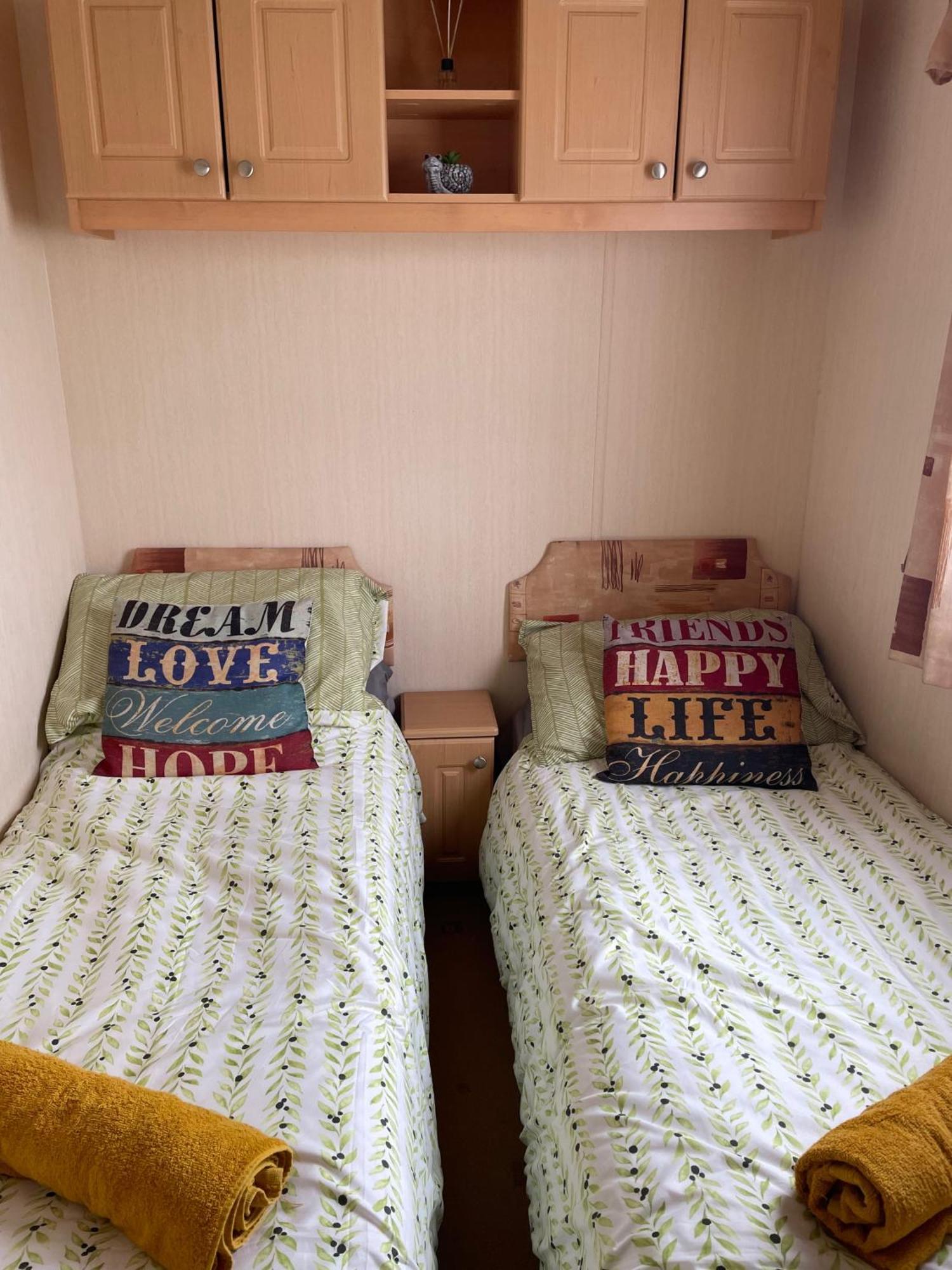 Cozy Camber Caravan 3 Bedroom Retreat With Decking Rye Ngoại thất bức ảnh